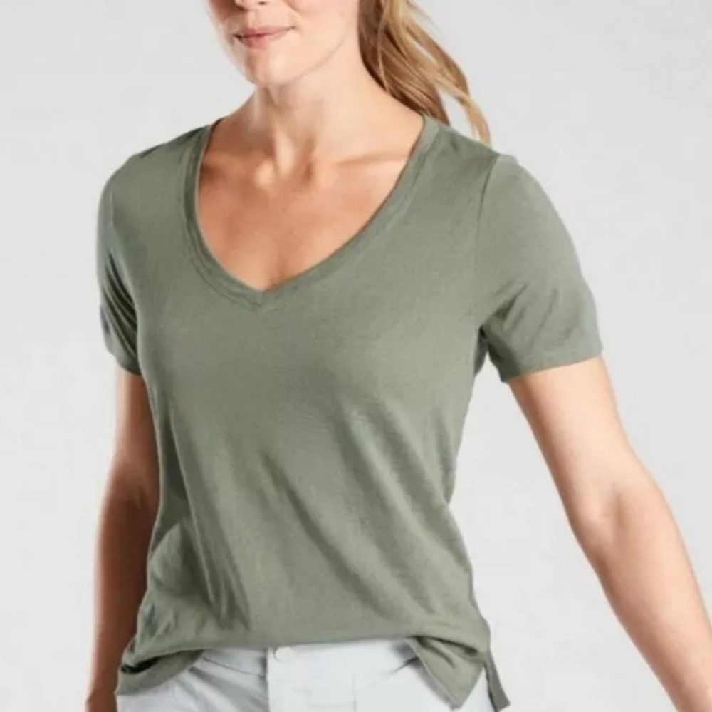 Athleta V Neck Green Breezy T- Shirt Top XS